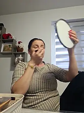 KristenVega online show from November 28, 2025, 12:38 pm