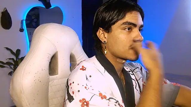 Young laroi online show from December 7, 2024, 12:03 am