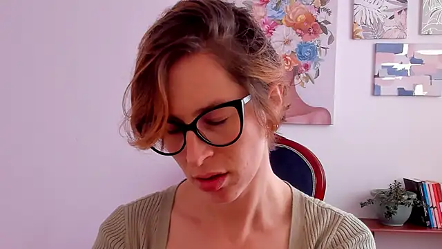 Snapshot of cuddlingbunny chatting on December 5, 2025, 5:22 pm cuddlingbunny online show from December 5, 2025, 5:22 pm