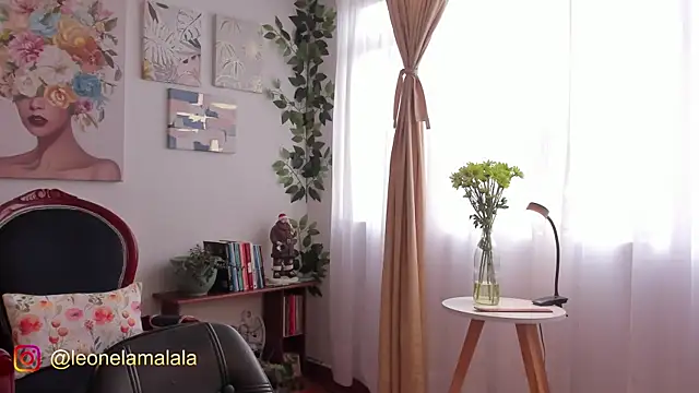 Snapshot of cuddlingbunny chatting on November 14, 2025, 3:26 pm cuddlingbunny online show from November 14, 2025, 3:26 pm