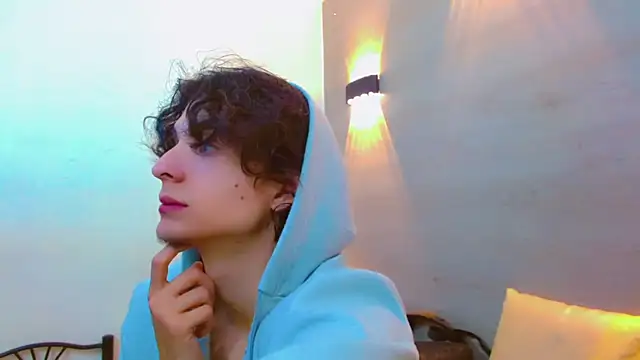 Snapshot of Sr_BonnyEthan chatting on October 15, 2025, 2:03 pm Sr BonnyEthan online show from October 15, 2025, 2:03 pm