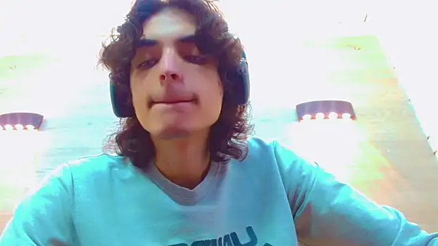 Snapshot of Sr_BonnyEthan chatting on October 29, 2025, 1:43 pm Sr BonnyEthan online show from October 29, 2025, 1:43 pm