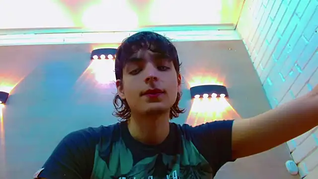 Snapshot of Sr_BonnyEthan chatting on November 24, 2025, 1:55 pm Sr BonnyEthan online show from November 24, 2025, 1:55 pm