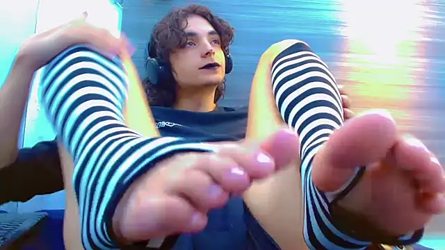 Sr BonnyEthan online show from April 21, 2026, 12:56 pm