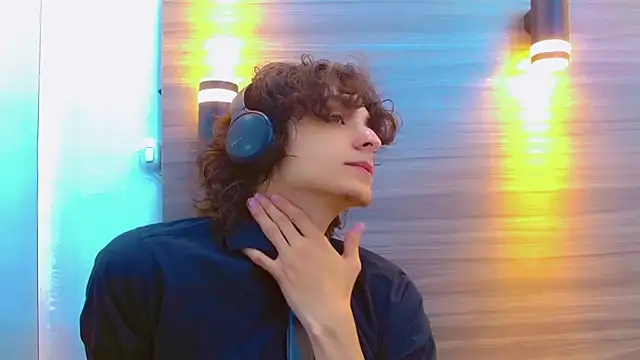 Sr BonnyEthan online show from April 22, 2026, 12:56 pm