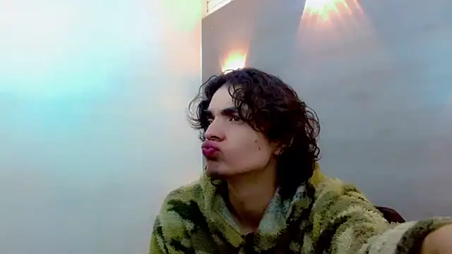 Snapshot of Sr_BonnyEthan chatting on October 25, 2025, 2:07 pm Sr BonnyEthan online show from October 25, 2025, 2:07 pm