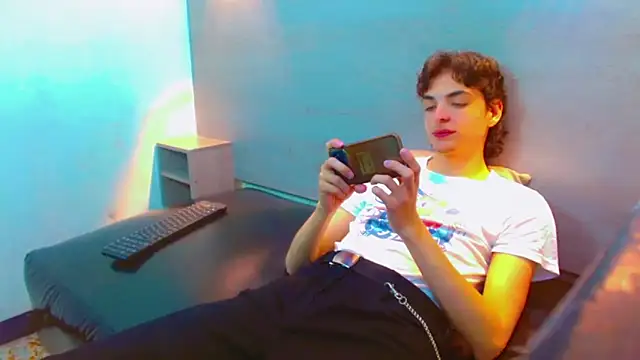 Snapshot of Sr_BonnyEthan chatting on November 27, 2025, 1:55 pm Sr BonnyEthan online show from November 27, 2025, 1:55 pm