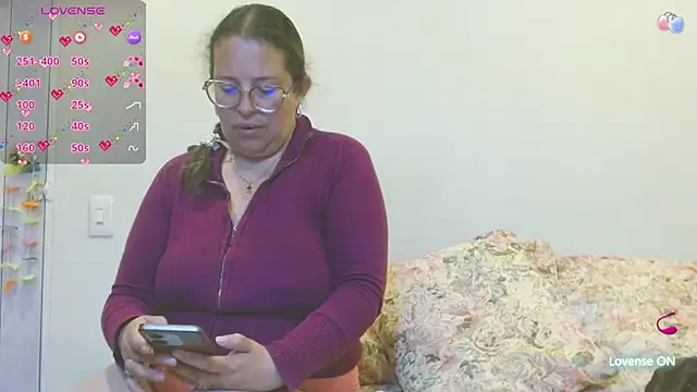 Snapshot of honeyhot_paty chatting on May 16, 2026, 3:49 am honeyhot paty online show from May 16, 2026, 3:49 am