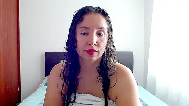 Snapshot of emely_sexx20 chatting on October 30, 2025, 5:21 pm emely sexx20 online show from October 30, 2025, 5:21 pm