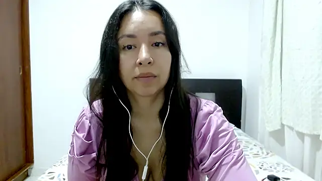 emely sexx20 online show from September 28, 2025, 10:11 am