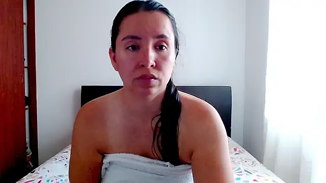 Snapshot of emely_sexx20 chatting on November 6, 2025, 3:05 pm emely sexx20 online show from November 6, 2025, 3:05 pm