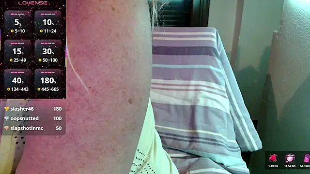 JennaDeluxe online show from November 19, 2025, 8:53 pm