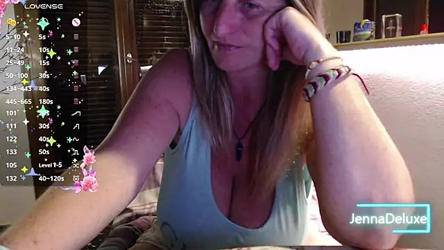 JennaDeluxe online show from May 28, 2026, 7:53 pm