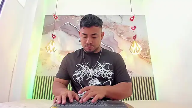 BrianMalonee online show from April 9, 2026, 12:22 pm