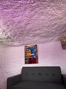 selenaluvv online show from February 7, 2026, 4:04 pm