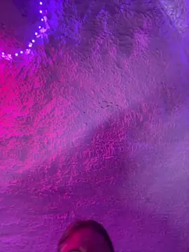 selenaluvv online show from April 20, 2026, 3:02 pm