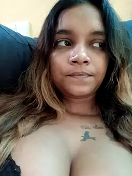 Indianqueen03 online show from December 18, 2025, 1:37 pm