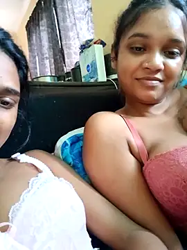 Indianqueen03 online show from October 27, 2025, 11:33 am