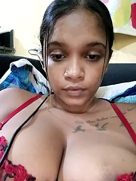 Snapshot of Indianqueen03 chatting on February 15, 2026, 9:25 pm Indianqueen03 online show from February 15, 2026, 9:25 pm