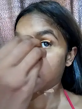 Indianqueen03 online show from January 19, 2025, 1:44 pm