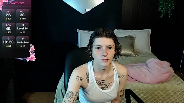 Snapshot of pretty_cristal69 chatting on February 5, 2026, 12:01 pm pretty cristal69 online show from February 5, 2026, 12:01 pm