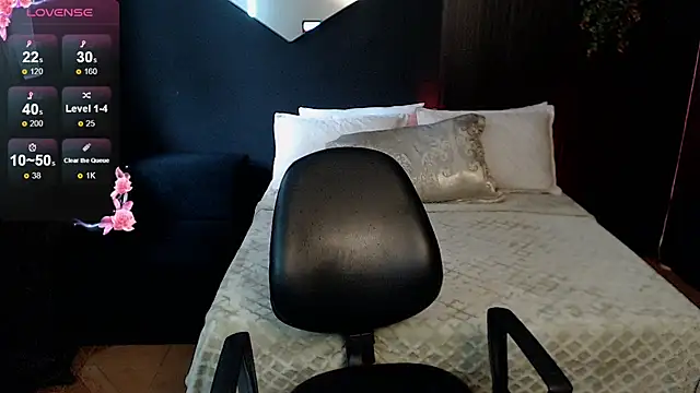 Snapshot of pretty_cristal69 chatting on February 8, 2026, 6:27 pm pretty cristal69 online show from February 8, 2026, 6:27 pm