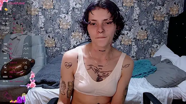 Snapshot of pretty_cristal69 chatting on June 10, 2026, 11:28 pm pretty cristal69 online show from June 10, 2026, 11:28 pm