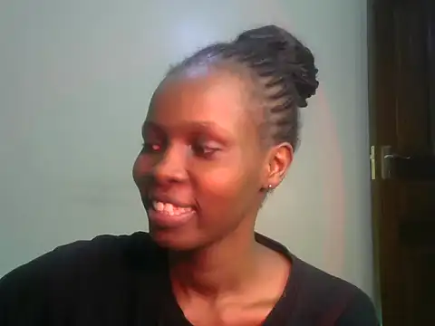 Snapshot of Bella_cute01 chatting on November 9, 2025, 3:05 pm Bella cute01 online show from November 9, 2025, 3:05 pm