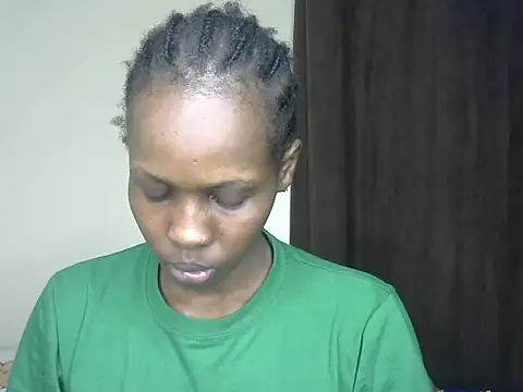 Snapshot of Bella_cute01 chatting on October 7, 2025, 12:22 am Bella cute01 online show from October 7, 2025, 12:22 am