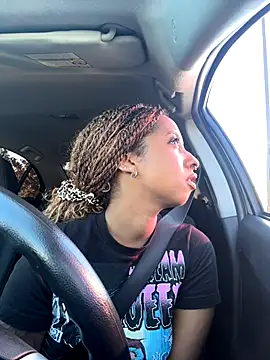 Your Paris online show from October 9, 2025, 3:45 pm