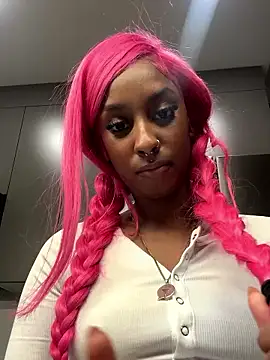 Snapshot of Your_Paris chatting on February 12, 2026, 4:34 am Your Paris online show from February 12, 2026, 4:34 am