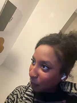 Your Paris online show from December 20, 2025, 5:54 am