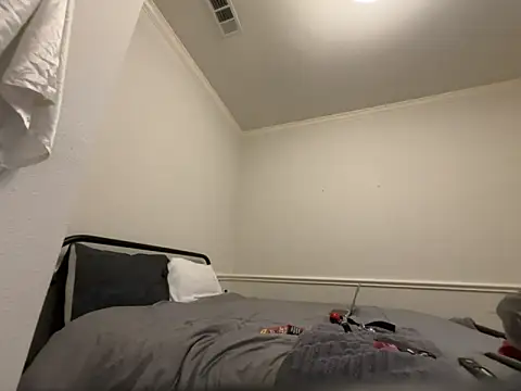 magicalc00ch online show from April 12, 2026, 10:24 pm