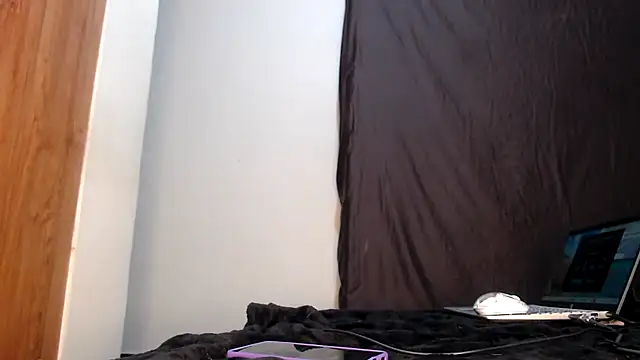 Snapshot of wetpussy_ebony chatting on May 27, 2026, 7:27 am wetpussy ebony online show from May 27, 2026, 7:27 am