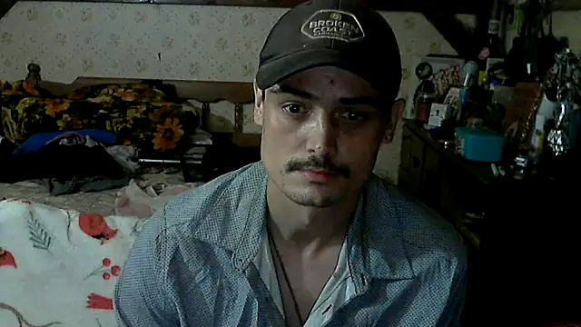 Snapshot of JustTylerr chatting on July 29, 2026, 6:45 am JustTylerr online show from July 29, 2026, 6:45 am
