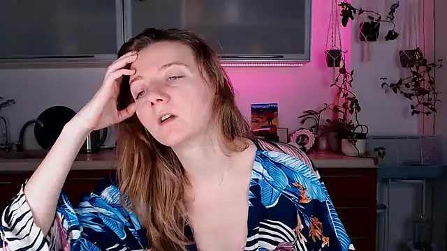 Elly Helly online show from December 8, 2024, 8:04 pm