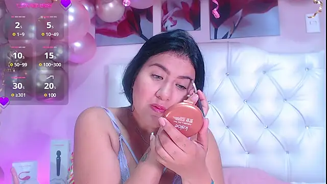 scarlet fostt  online show from March 18, 2025, 12:06 pm