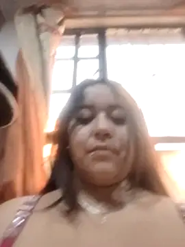 Cristal  04 online show from December 13, 2025, 8:04 pm