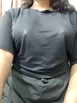 MohiniHott online show from April 9, 2026, 4:36 am