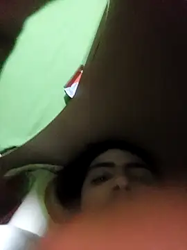 kleineid77 online show from March 4, 2026, 4:37 pm