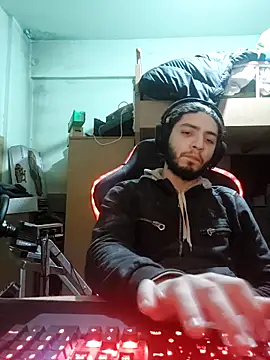 kleineid77 online show from February 11, 2026, 5:13 pm