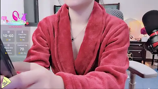 Berrysweet 68 online show from December 22, 2025, 3:12 pm