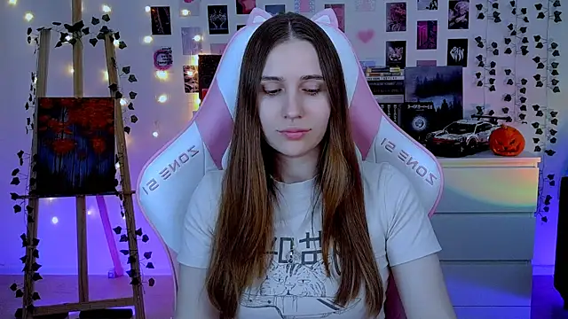 Snapshot of AliceCharmy chatting on October 23, 2025, 5:28 am AliceCharmy online show from October 23, 2025, 5:28 am