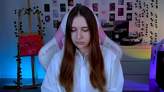 Snapshot of AliceCharmy chatting on October 10, 2025, 5:30 am AliceCharmy online show from October 10, 2025, 5:30 am