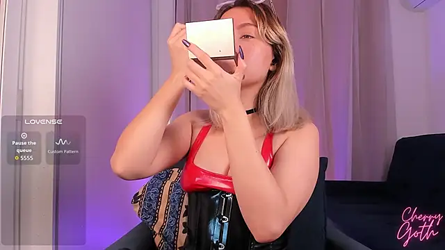 CherryGoth online show from November 3, 2025, 1:37 pm