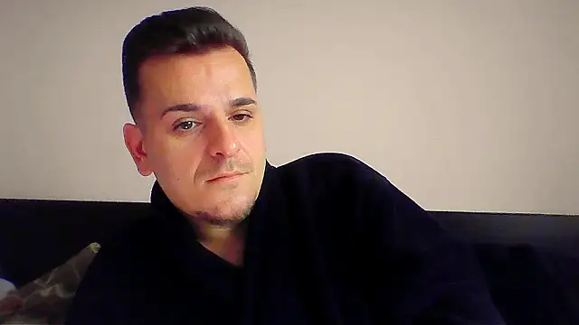 Huge cock22cm online show from December 4, 2025, 9:19 am