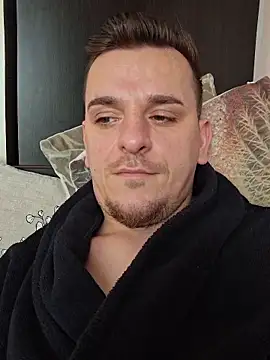 Huge cock22cm online show from February 10, 2026, 10:03 am