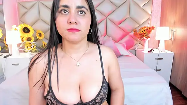 Brenda Garcia online show from November 27, 2025, 8:09 pm