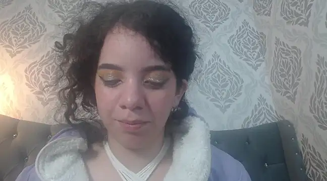 EmmaCowperr online show from March 21, 2025, 9:01 pm