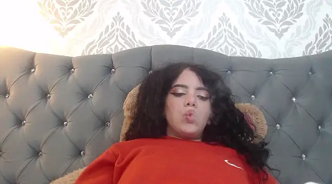 EmmaCowperr online show from March 8, 2025, 8:03 pm